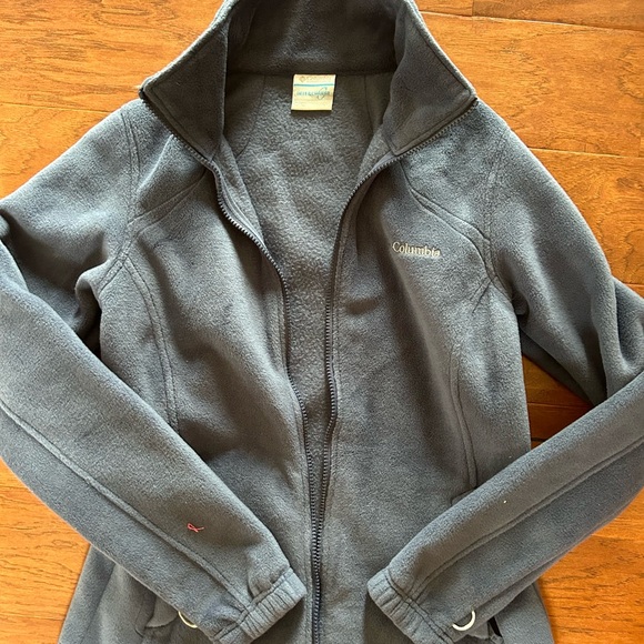 Women Columbia interchange hiking jacket. Like new. Size M. - Picture 4 of 5